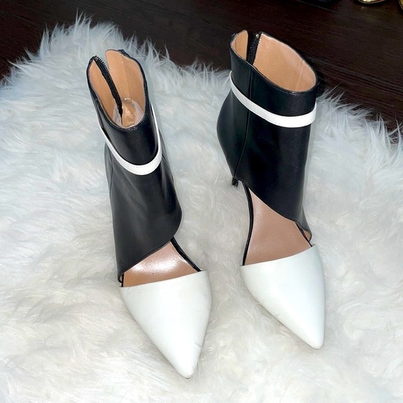 Cool DKNY Booties - Picture 2 of 5